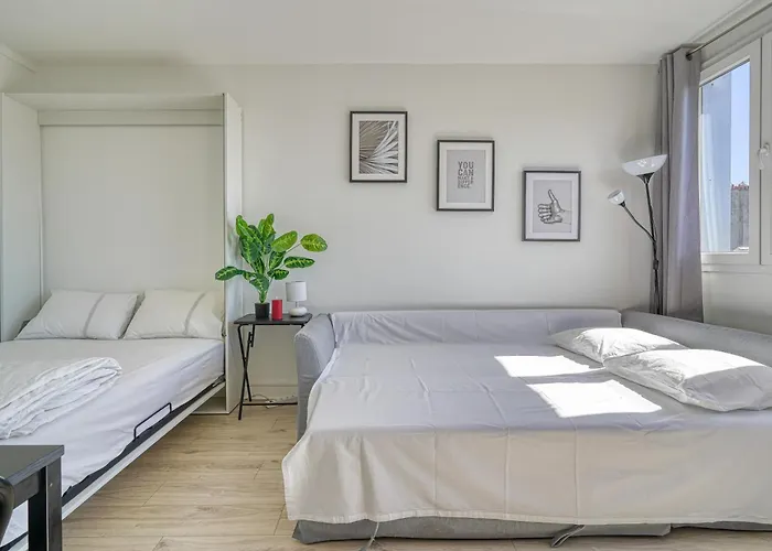 4 People Accord Arena Bercy Apartman